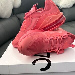 Nike Women's Coral Sneakers Max 270